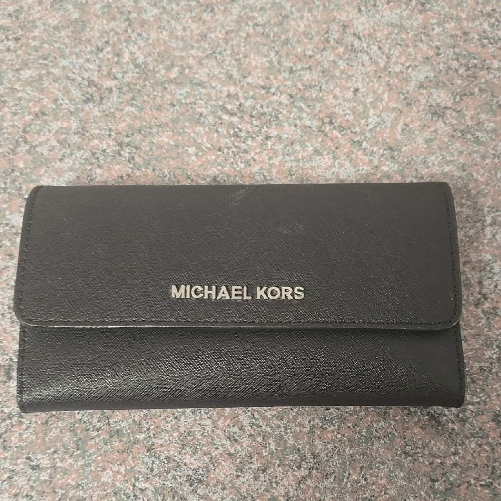 Michael Kors Jet Set Tri Fold wallet